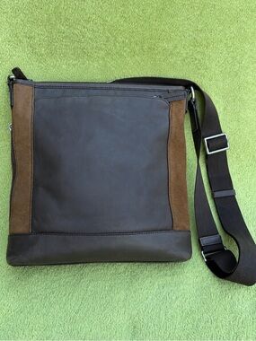 Camden Leather Crossbody Messenger Bag - F70920